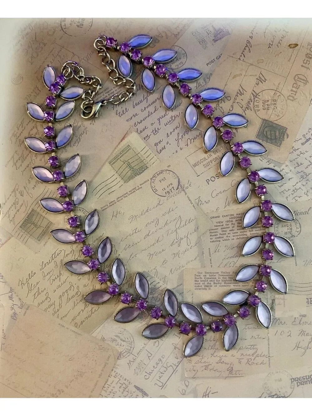 Vintage Gorgeous Purple Gem Leaf Necklace - Sparkle & Shine with Style!